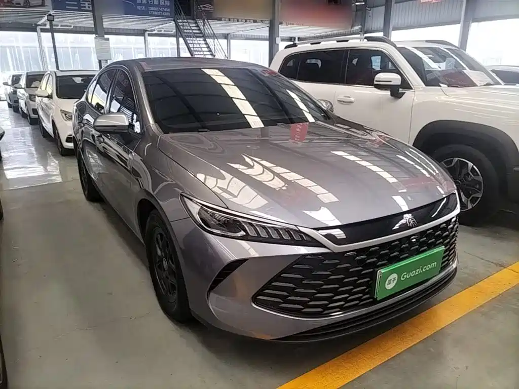 BYD Qin PLUS 2025 DM-i Smart Drive 55KM Leader фото 4