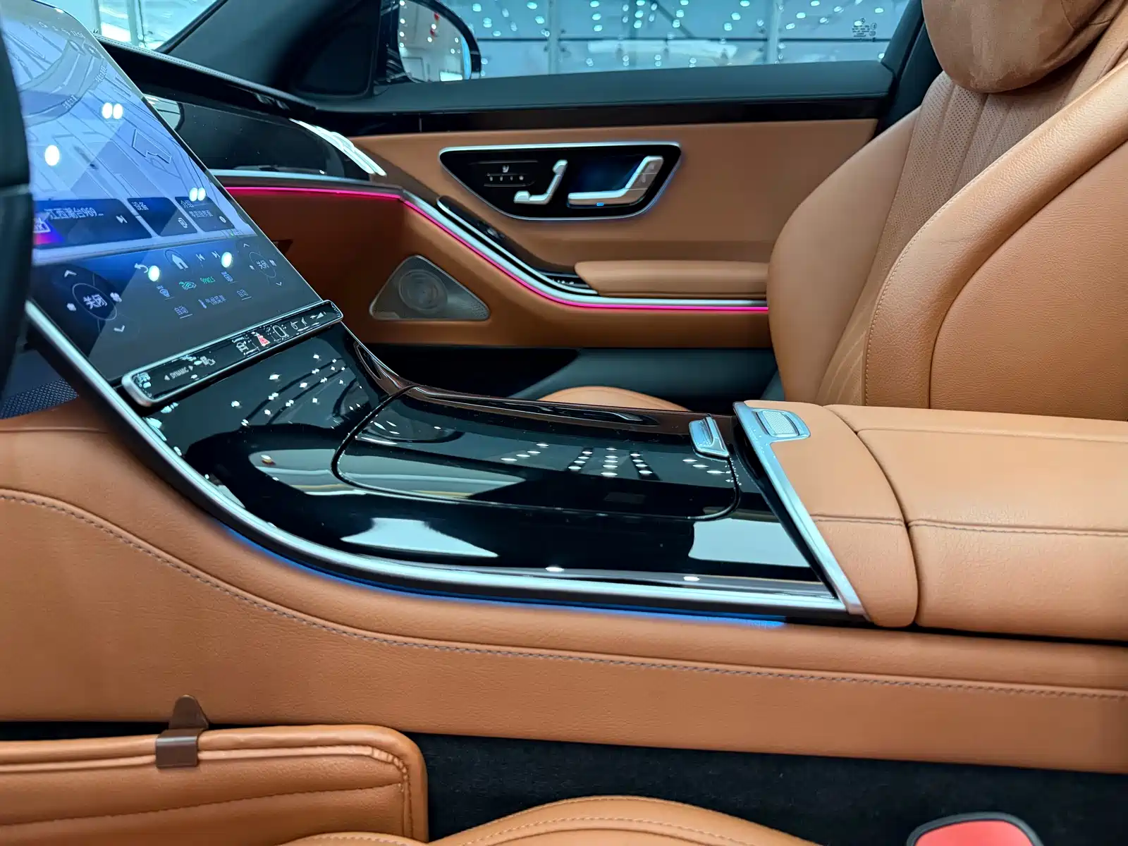 صورة 17 - Mercedes-Benz S-Class