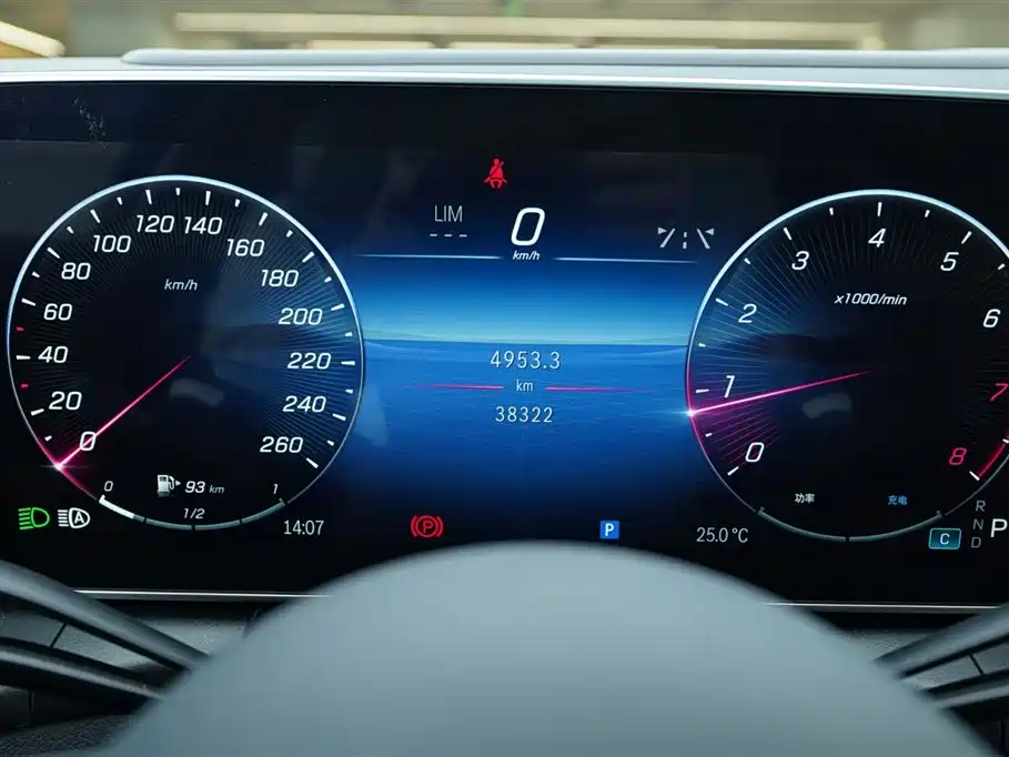 Mercedes-Benz GLC 2023 GLC 300 L 4MATIC Luxury 7-Seater фото 8