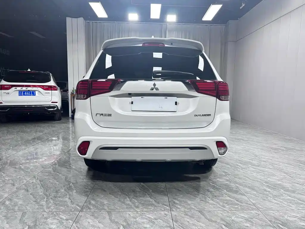 Mitsubishi Outlander 2022 2021 Facelift 2.0L 2WD Comfort Edition 5-Seater