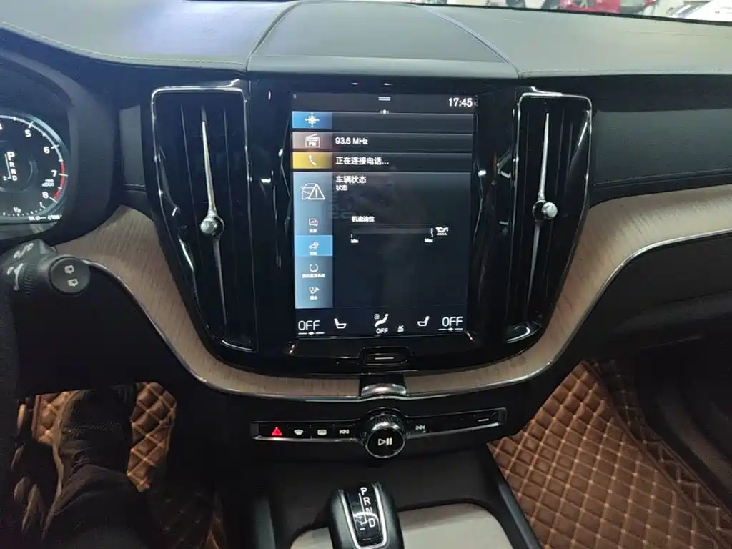 Фото 13 - Volvo XC60