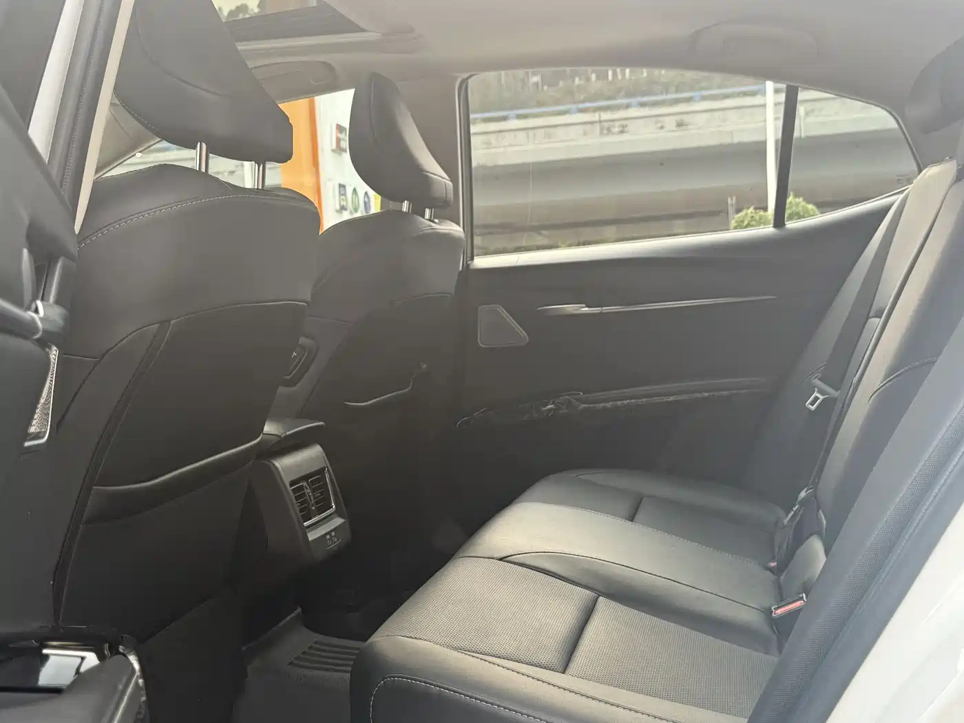 Toyota Camry 2024 2.0GVP Luxury Edition фото 17