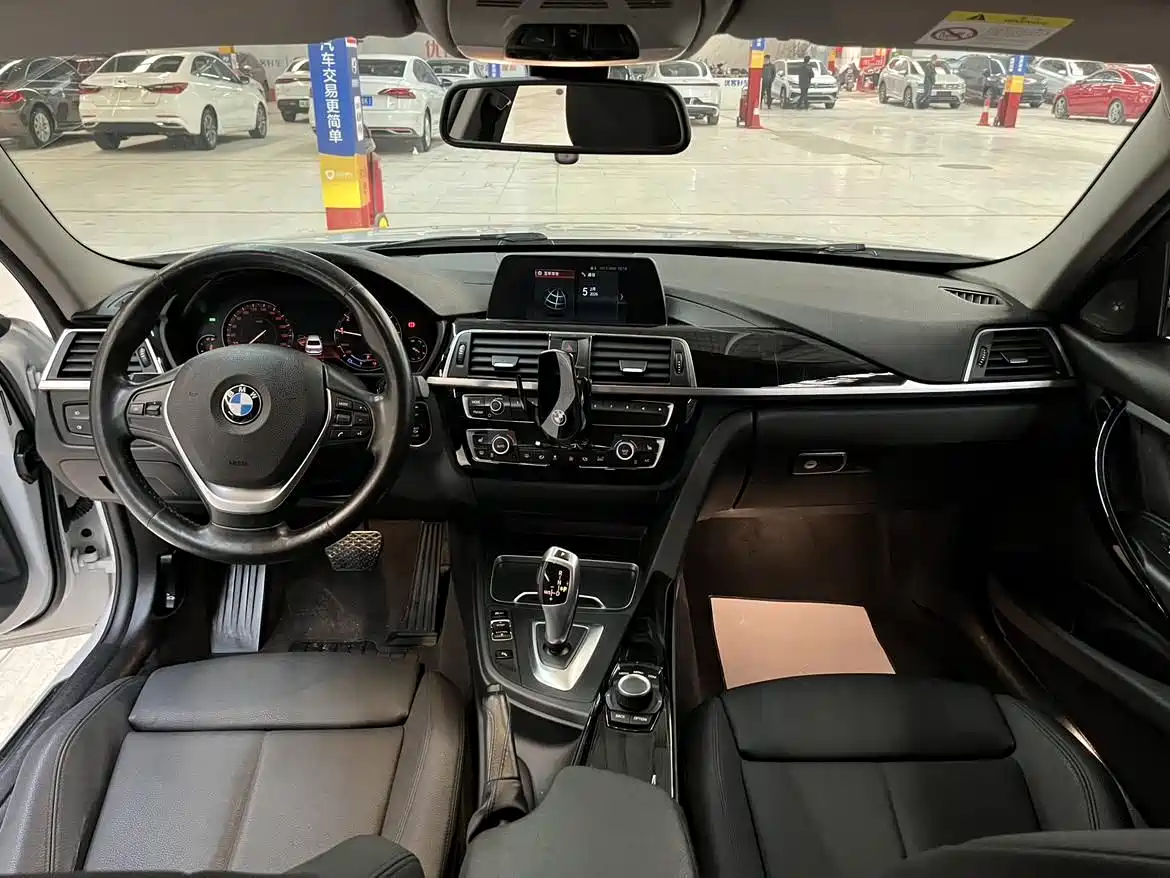 BMW 3 Series 2018 320Li Leading Luxury Package фото 9
