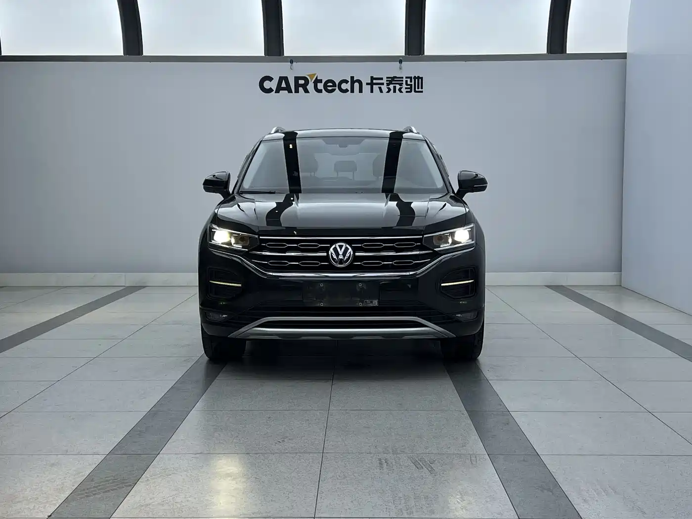 Volkswagen Tayron 2021 330TSI 2WD Luxury Smart Connect Edition фото 4