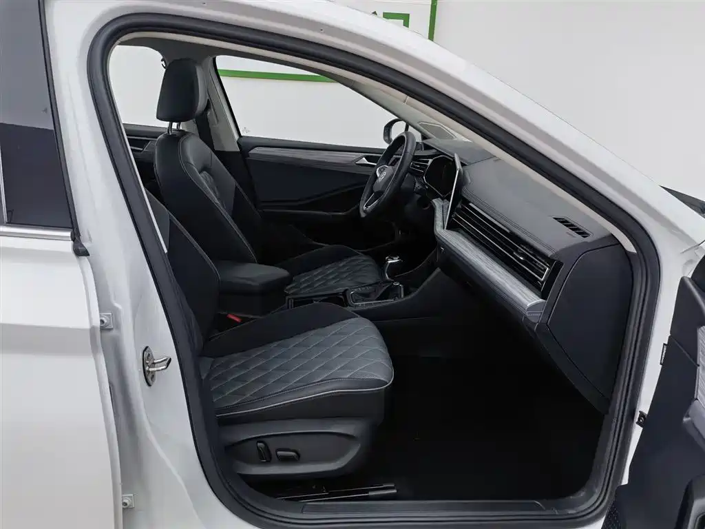Volkswagen Sagitar 2023 300TSI DSG Excellence Edition фото 23