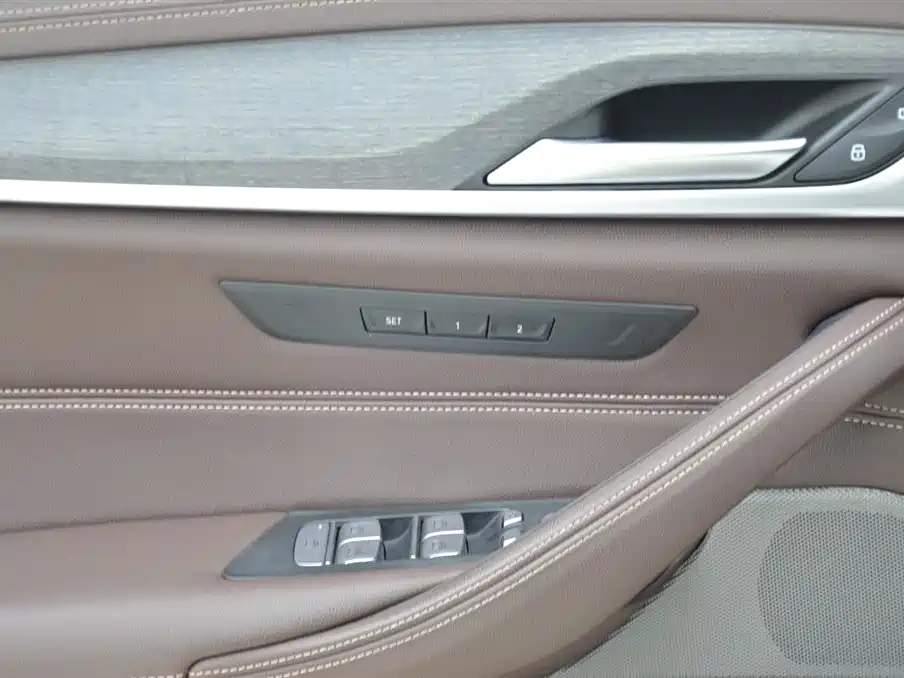 BMW 5 Series 2023 530Li Leading M Sport Package фото 14