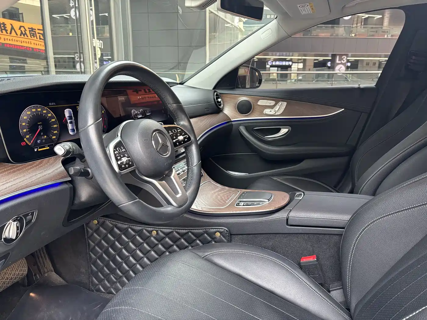 Mercedes-Benz E-Class 2019 E 300 L Fashion фото 28