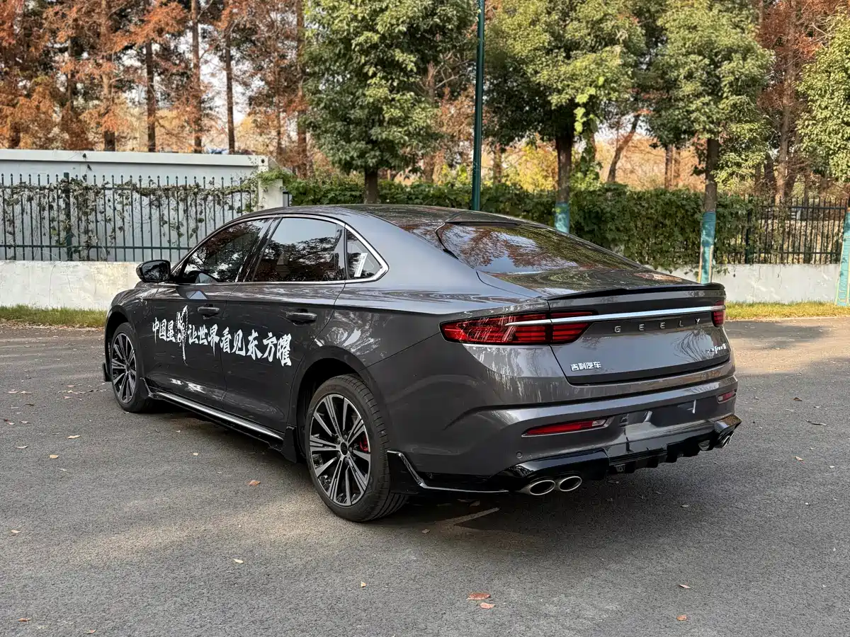 Фото 4 - Geely Preface