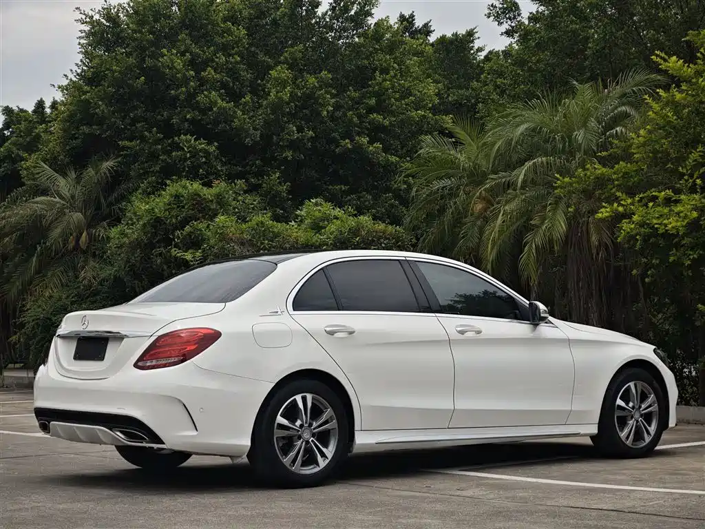 Mercedes-Benz C-Class 2015 Facelift C 200 L Sport фото 4