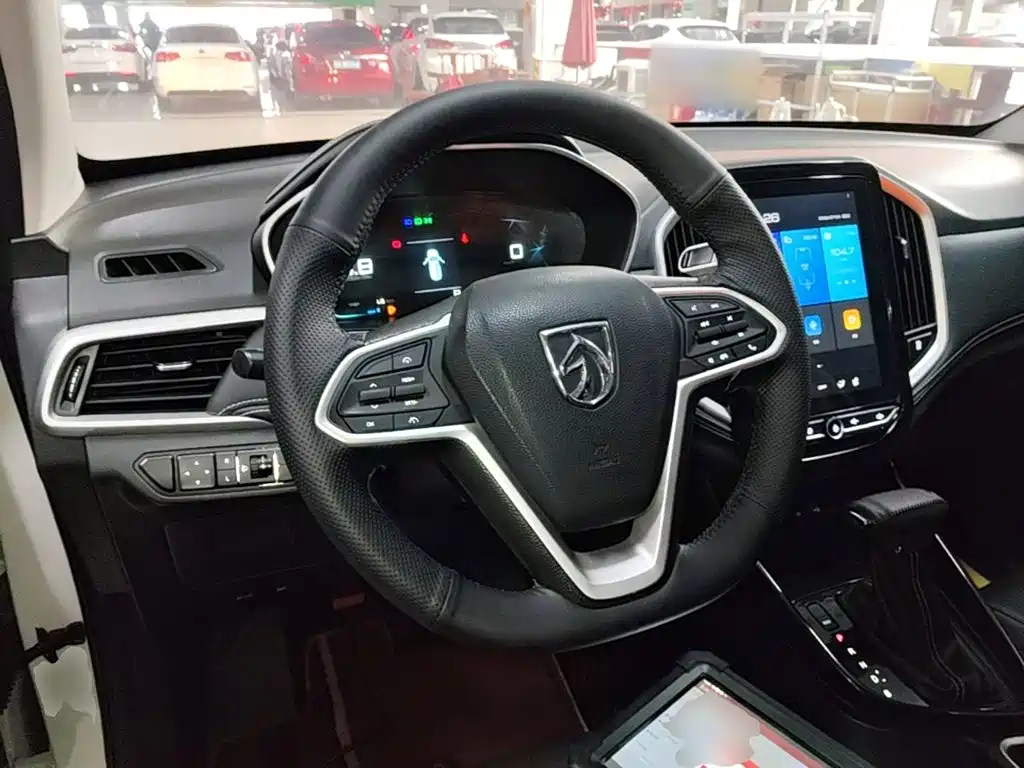 Baojun 530 2021 2021 Global Anniversary Edition 1.5T CVT Luxury 7-seater