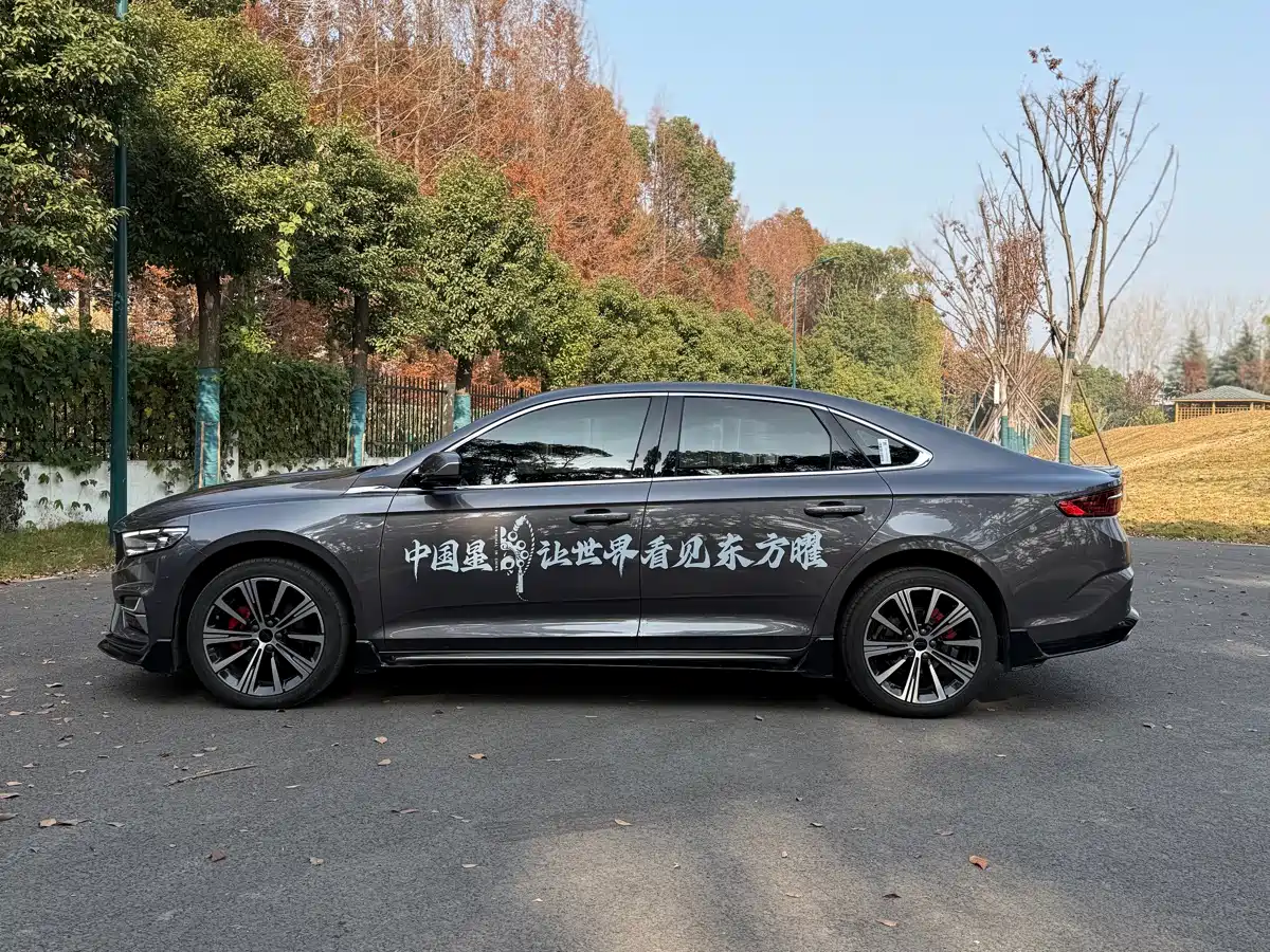 Фото 3 - Geely Preface