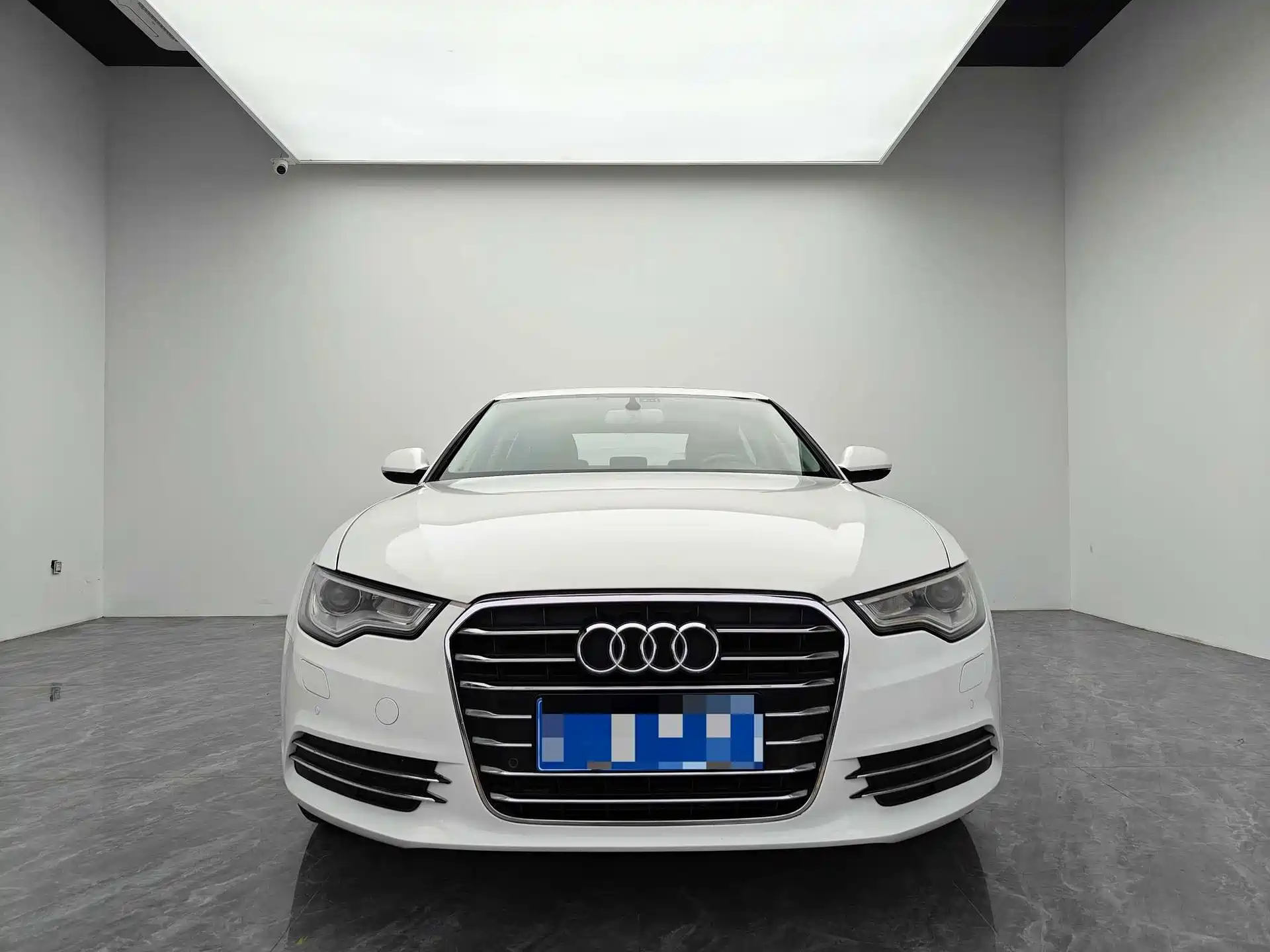 Фото 2 - Audi A6L