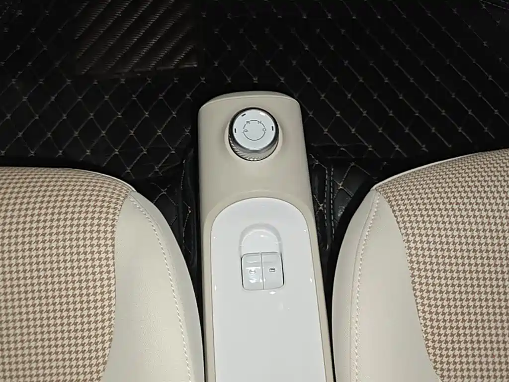 WULING AUTOMOBILE HONGGUANG MINIEV