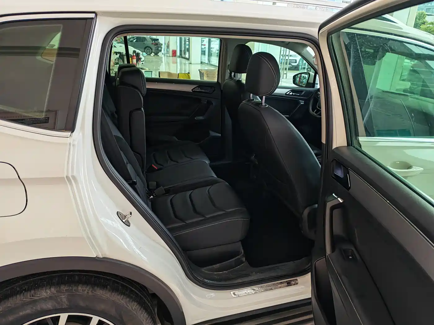 Volkswagen Tiguan L 2018 330TSI Automatic 2WD Luxury Edition фото 10