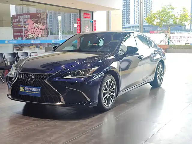 Lexus ES 2021