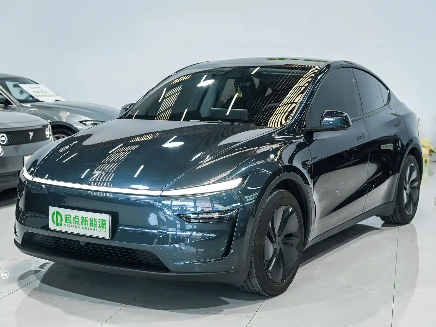 Tesla Model Y 2025