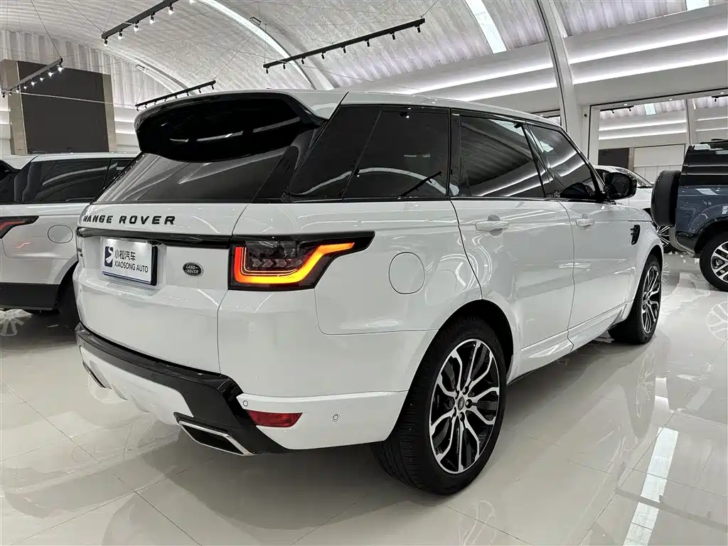 Land Rover Range Rover Sport 2022 3.0 L6 Gloss Black Edition фото 23