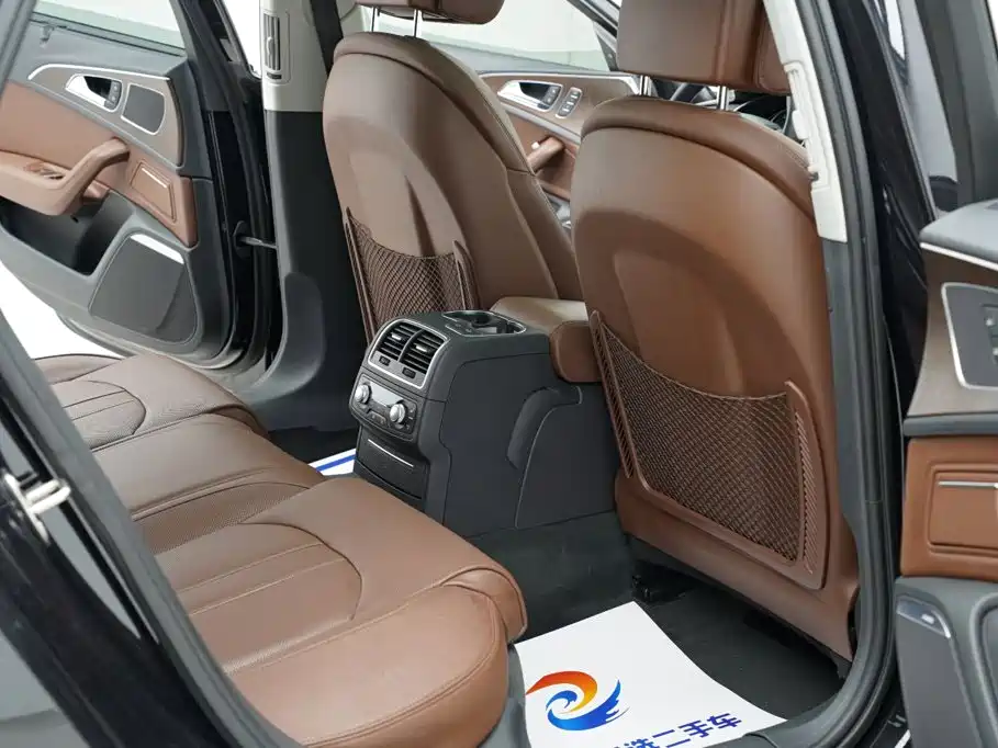 Фото 24 - Audi A6L