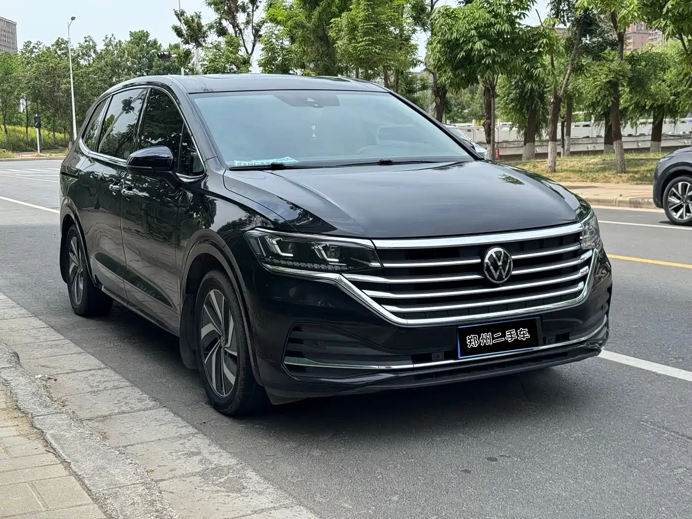 Volkswagen Viloran 2022 380TSI Premium Edition фото 3