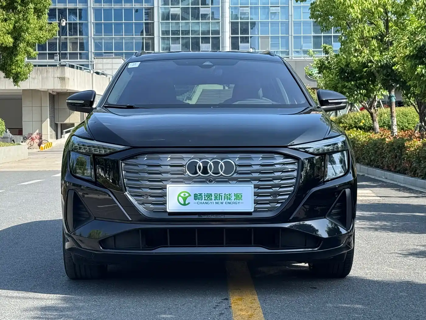 Audi Q5 e-tron 2022 50 e-tron quattro Glory Edition Mecha Suit Sun Chaser Version фото 2