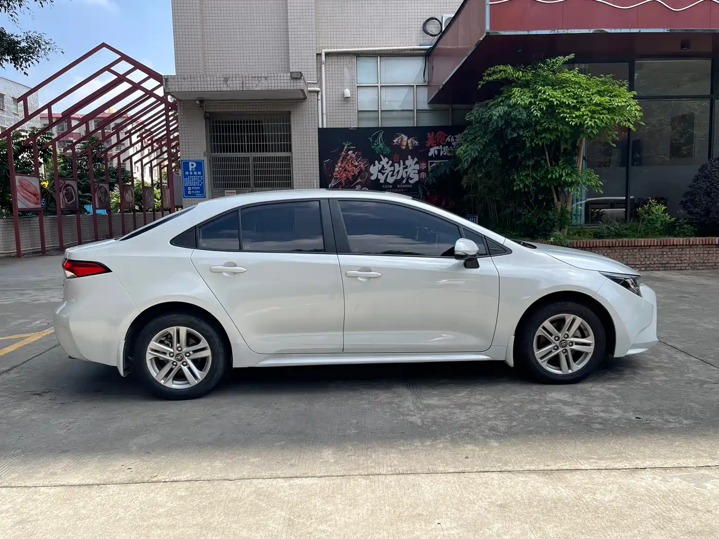 Toyota Levin 2021 185T CVT Luxury Edition фото 8