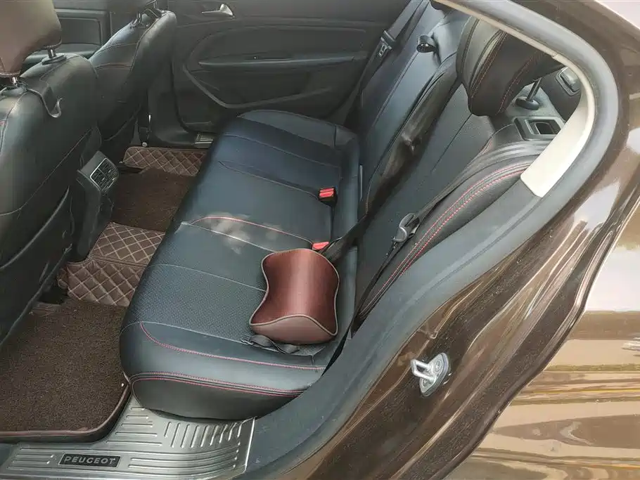 Peugeot 408 2016 1.6T Automatic Luxury Edition фото 11