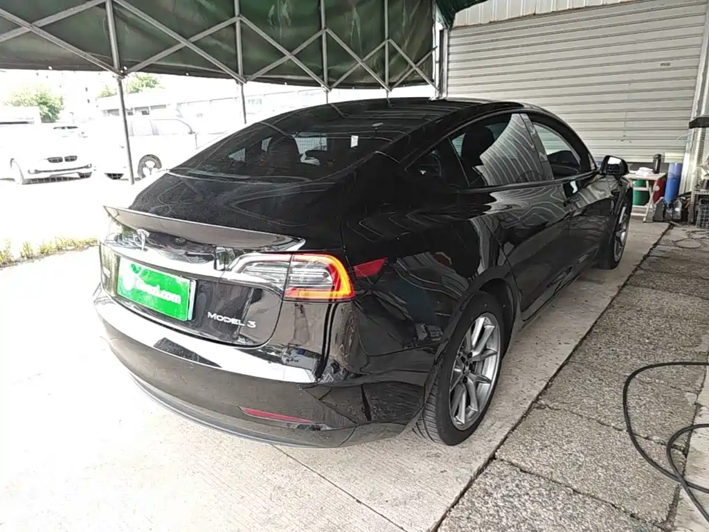 Фото 7 - Tesla Model 3