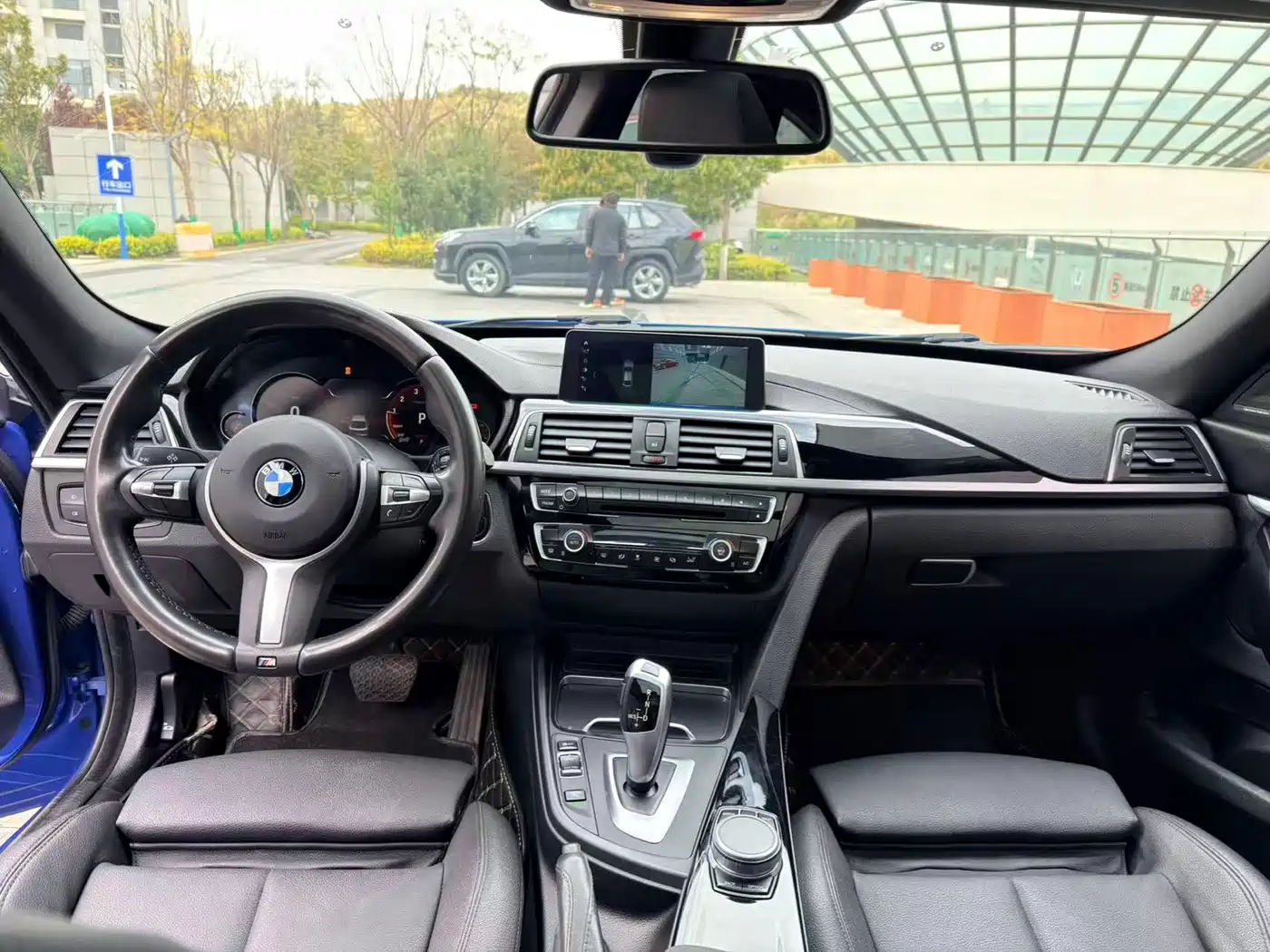 BMW 3 Series GT 2018 320i Fashion фото 9