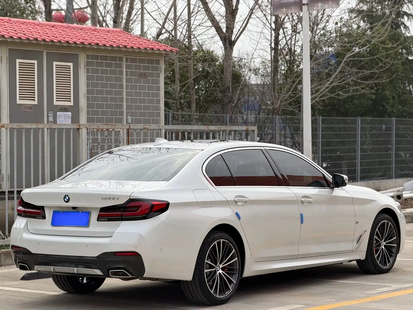 BMW 5 Series 2023 530Li Leading M Sport Package фото 9