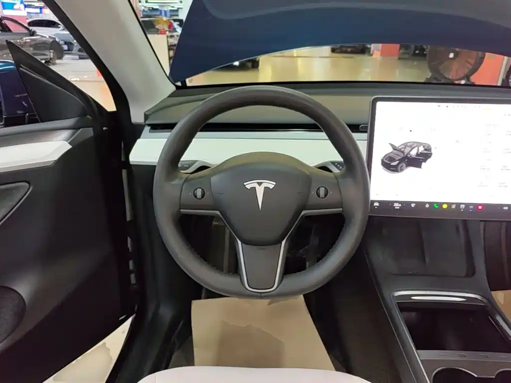 Фото 11 - Tesla Model Y