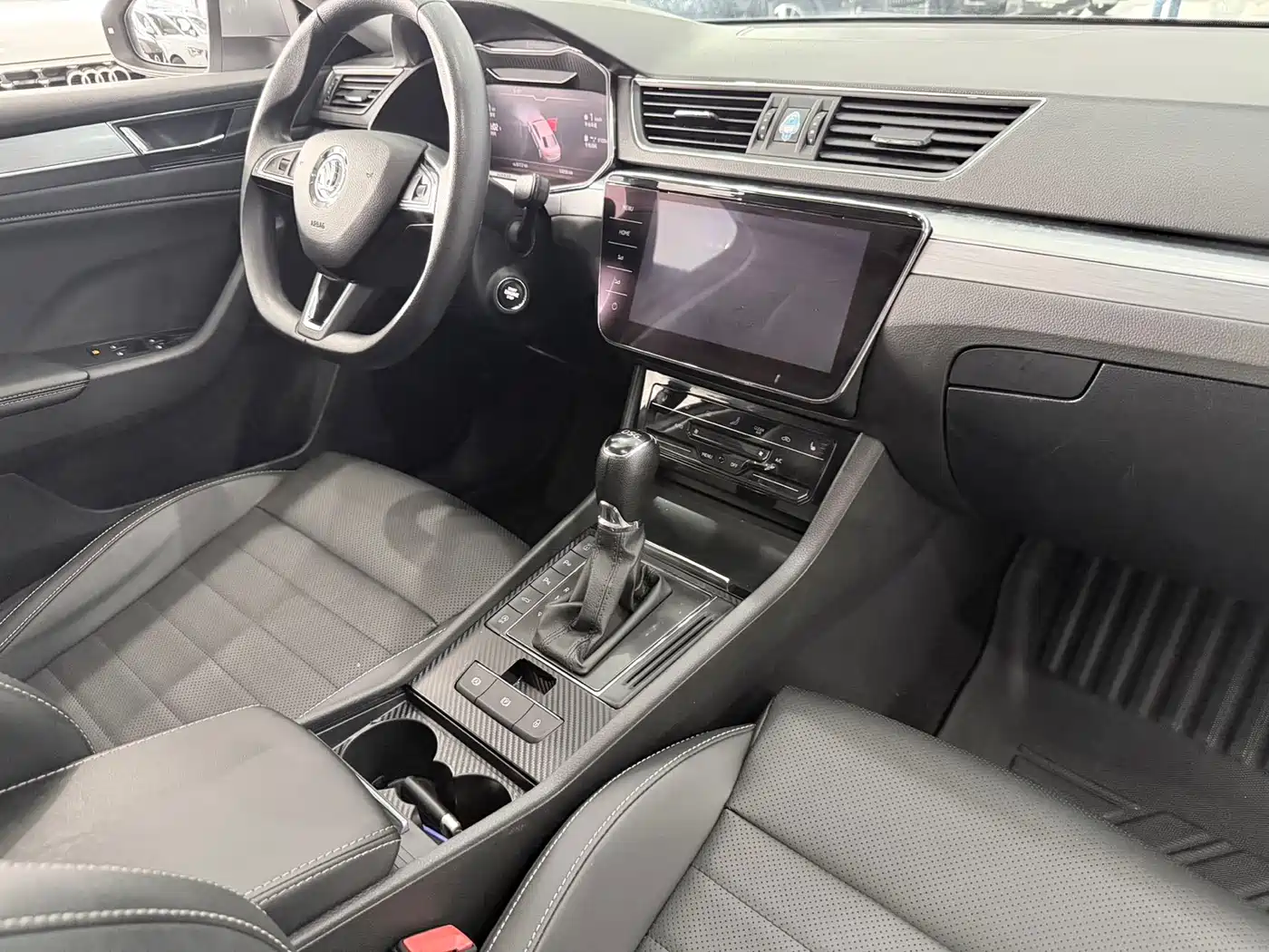 Škoda Superb 2022 TSI280 DSG Premium Edition фото 7