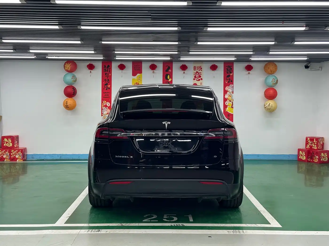 TESLA MODEL X