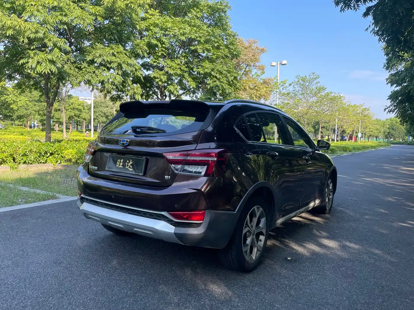 Фото 7 - Geely Vision S1
