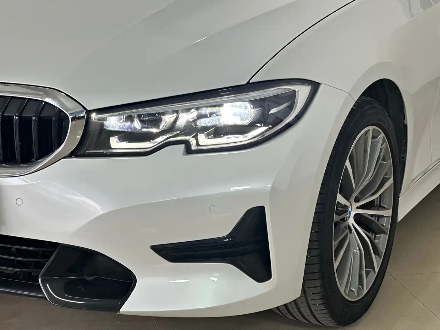 BMW 3-SERIES