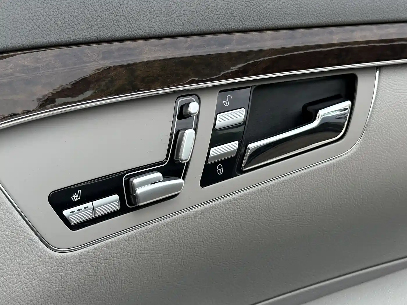 Mercedes-Benz S-Class 2010 S 300 L Premium фото 17