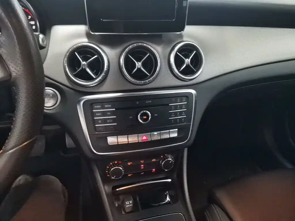Mercedes-Benz CLA (Import) 2017 CLA 200 Fashion фото 20