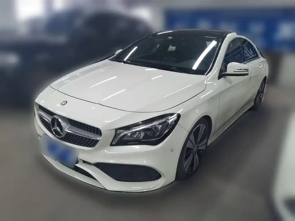 Mercedes-Benz CLA (Import) 2017 CLA 200 Fashion фото 3