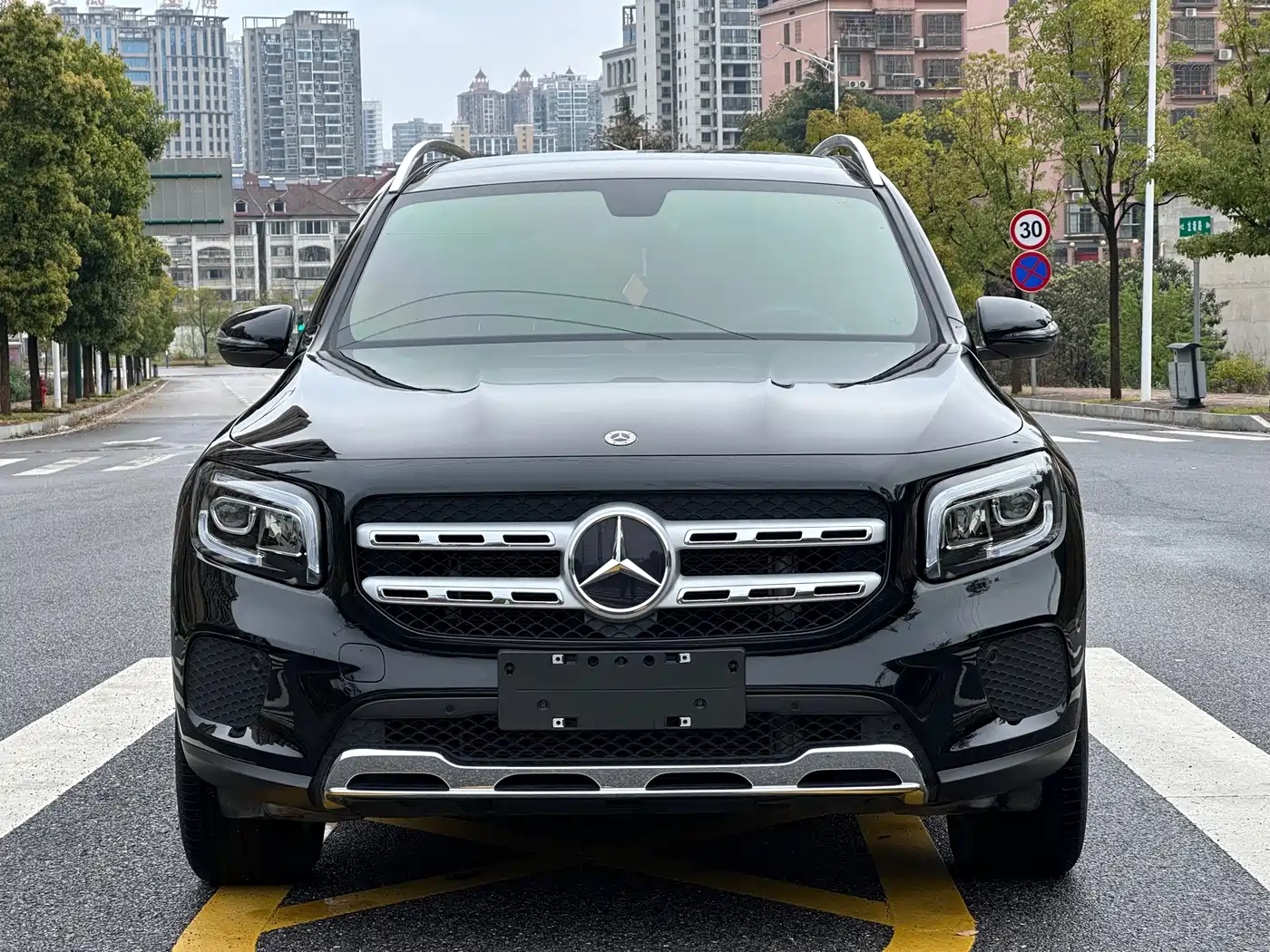 MERCEDES-BENZ GLB