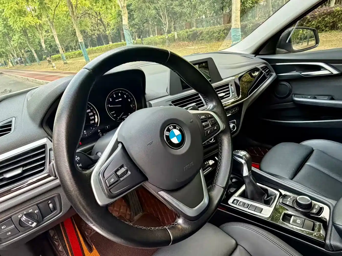 BMW 1 Series 2019 118i M Sport Package фото 4