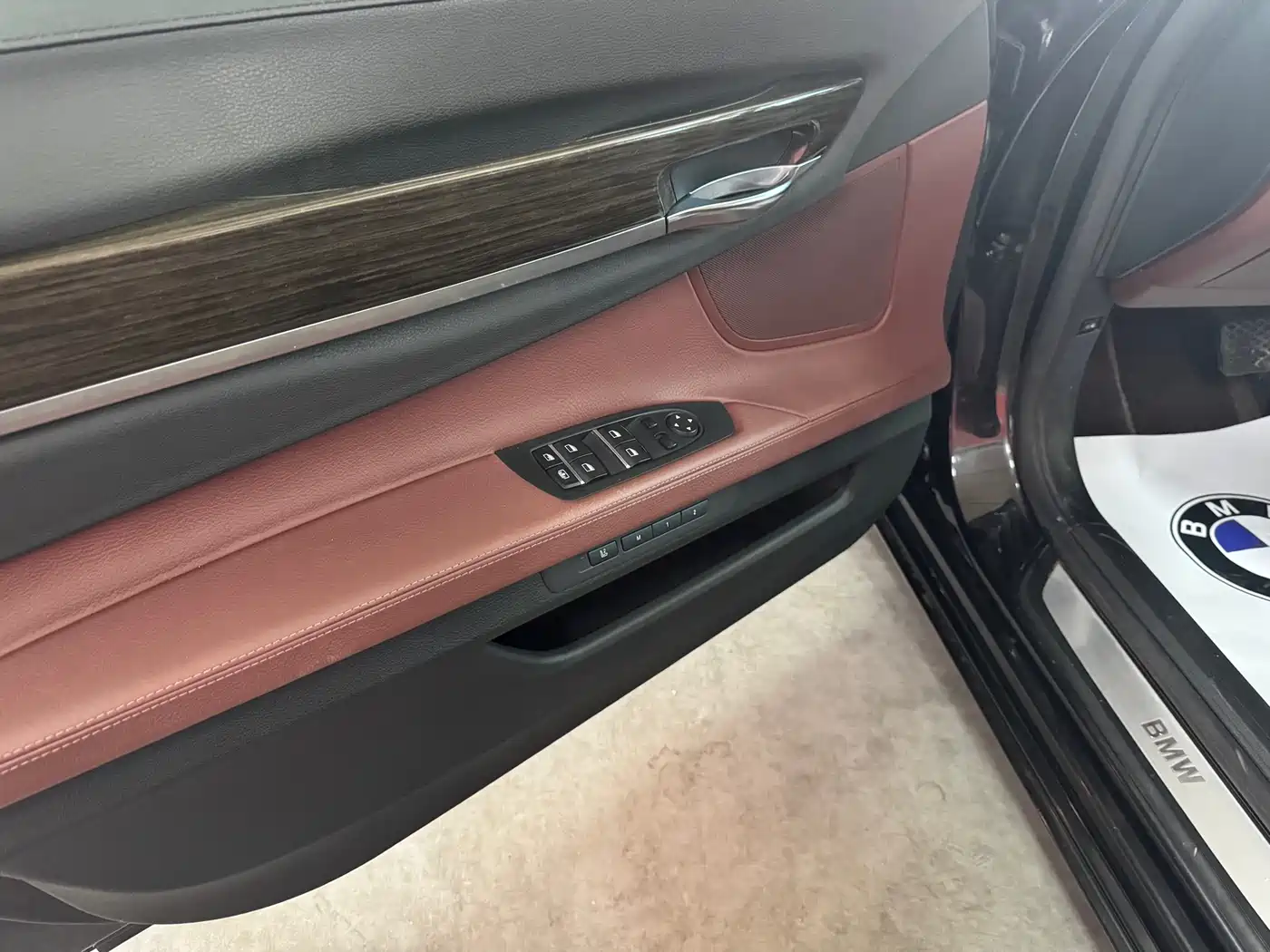 BMW 7 Series 2013 Model 740Li Leading фото 9