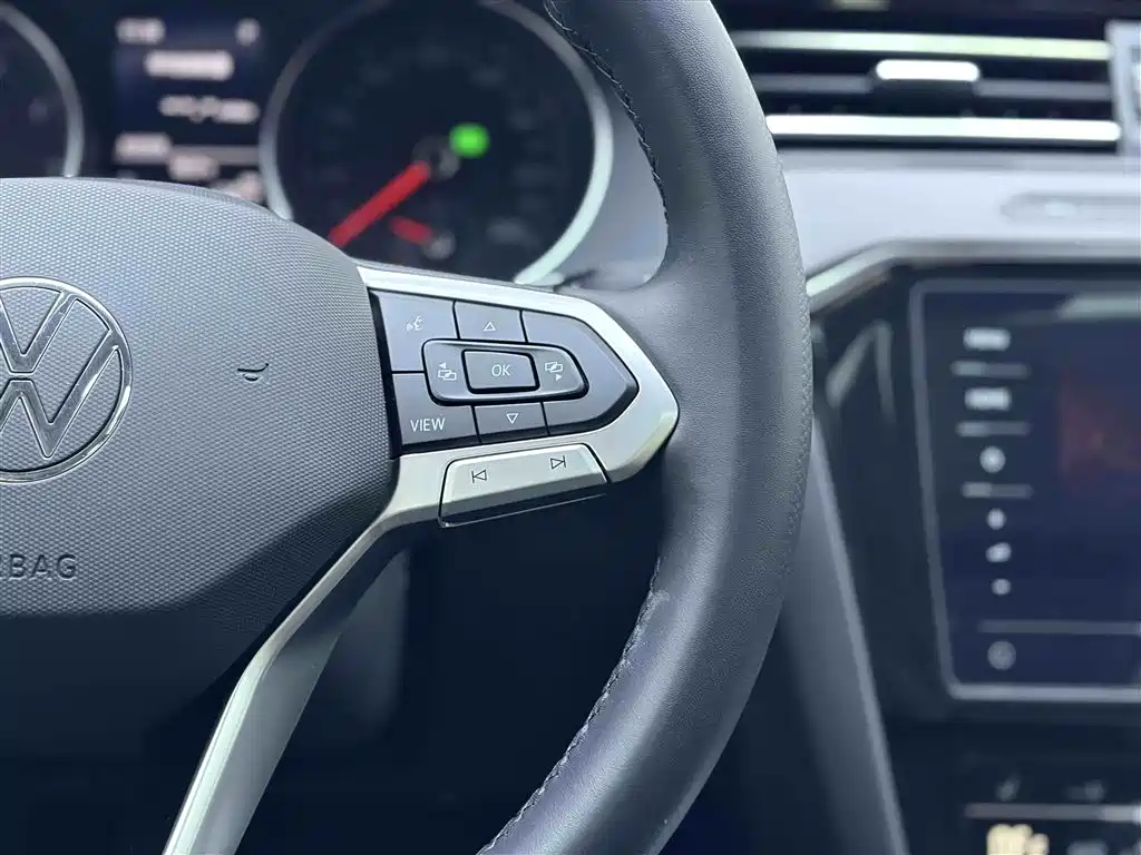 Volkswagen Magotan 2020 330TSI DSG Leading фото 24