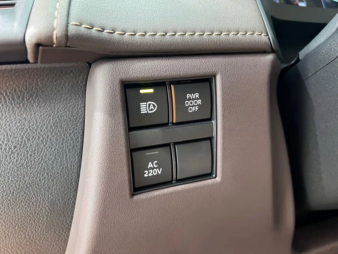 TOYOTA ELFA