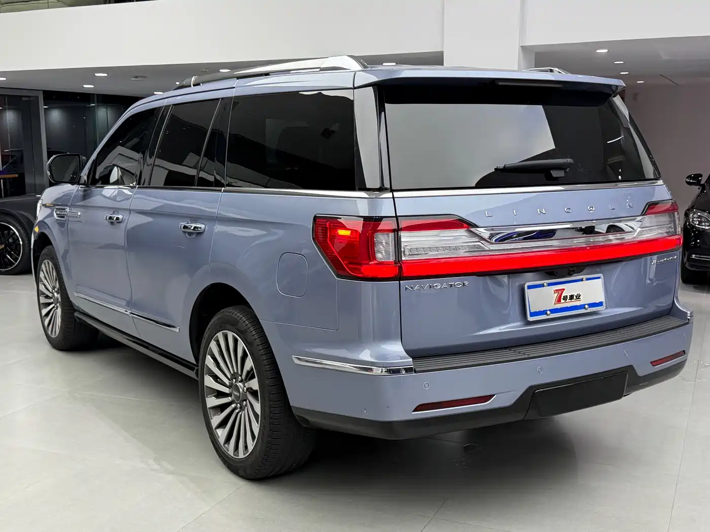 Lincoln Navigator 2019 3.5T Presidential Series China VI фото 16