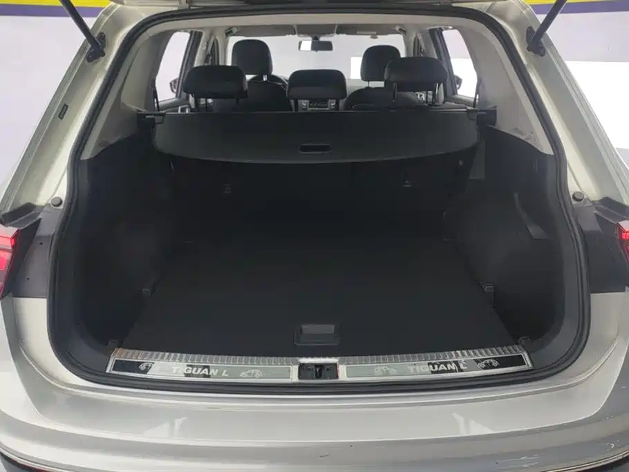 Volkswagen Tiguan L 2017 330TSI Automatic 2WD Trend Edition фото 4