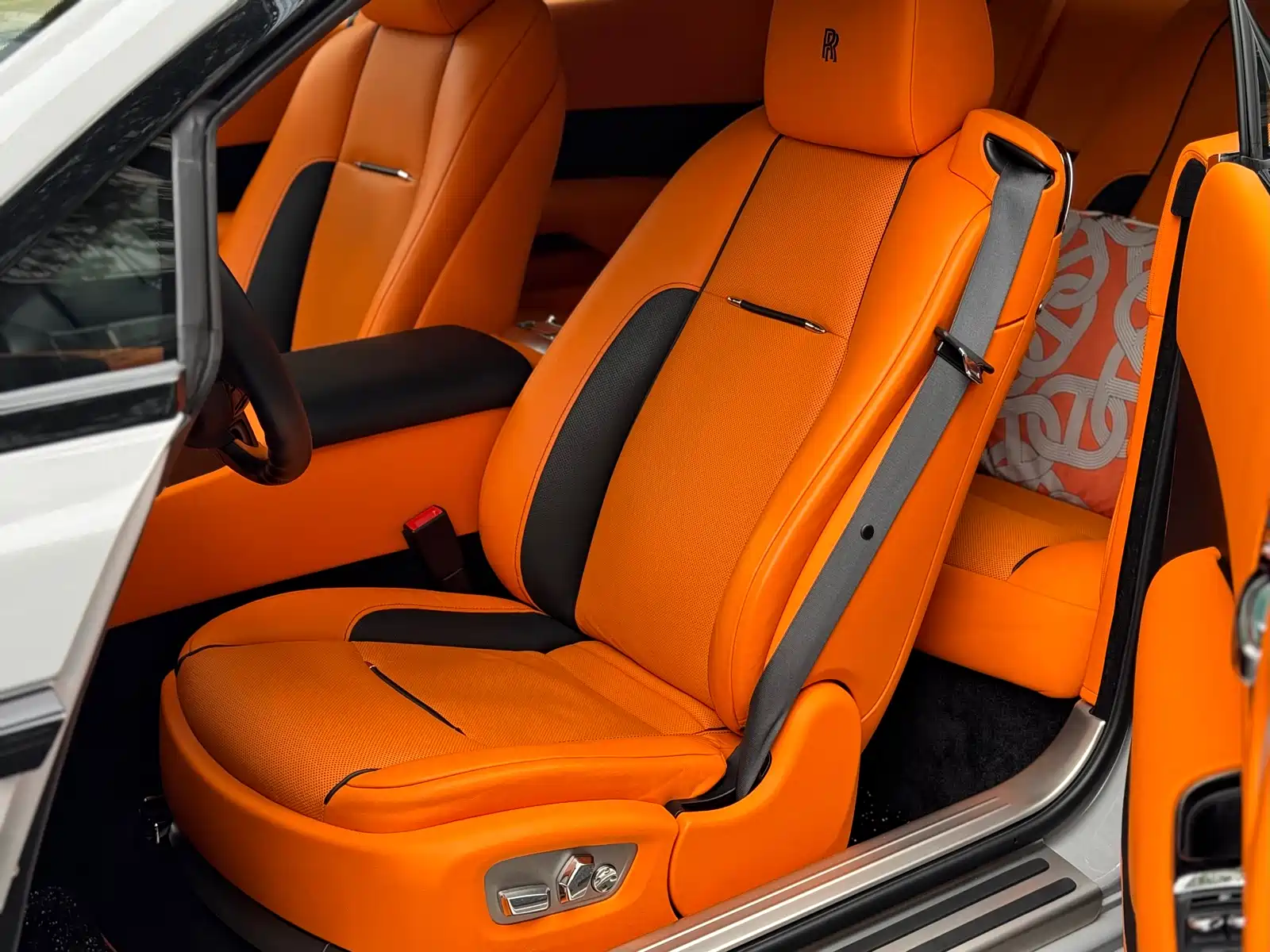 Фото 13 - Rolls-Royce Wraith