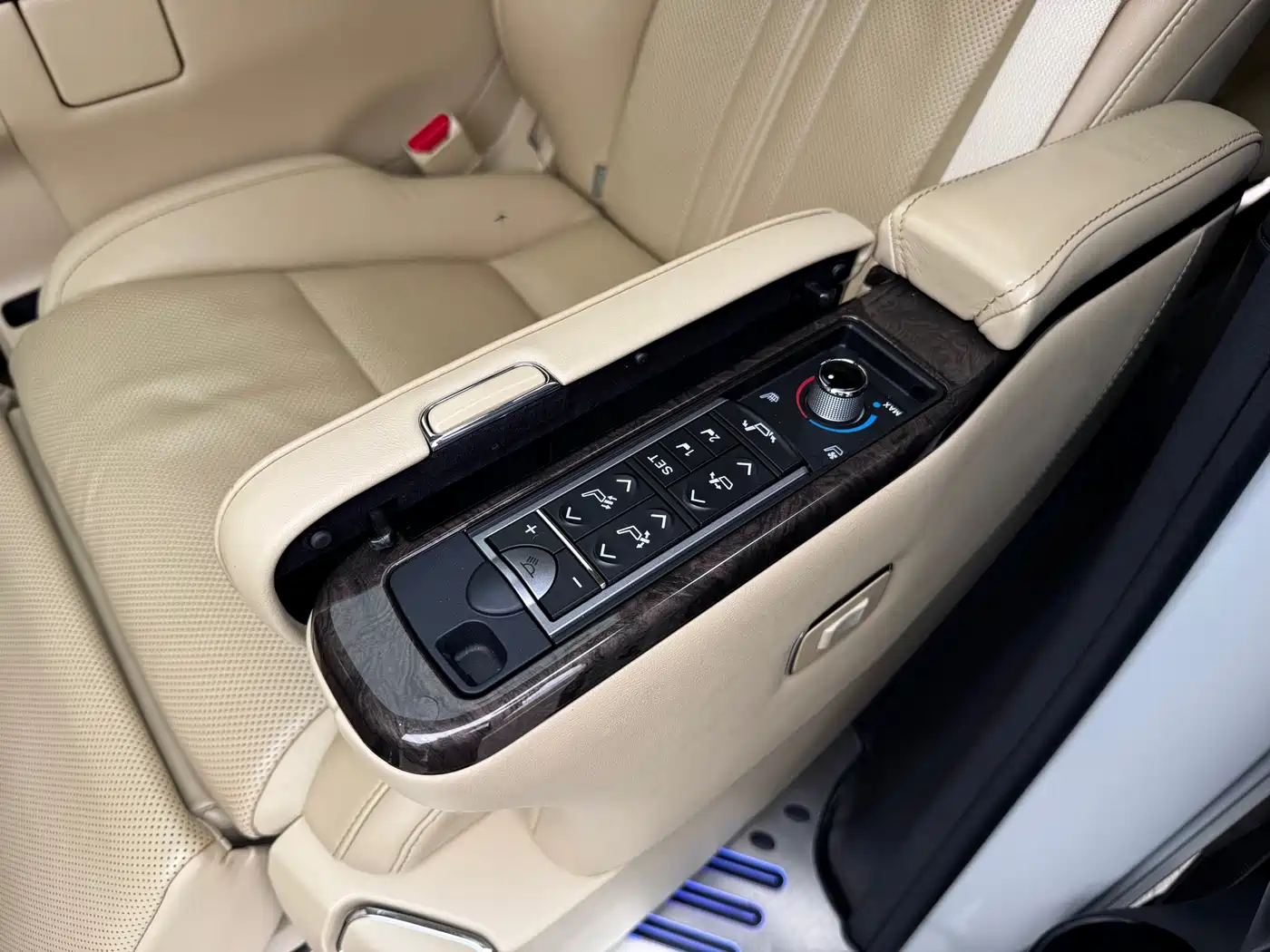 Toyota Alphard 2021 Hybrid 2.5L Premium фото 15