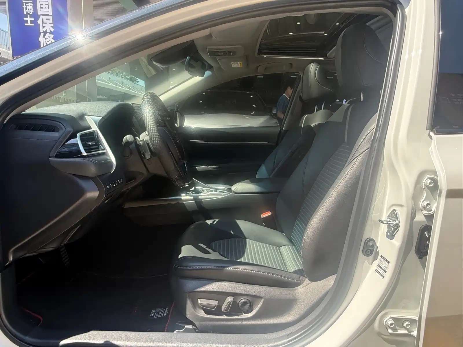 Фото 7 - Toyota Camry