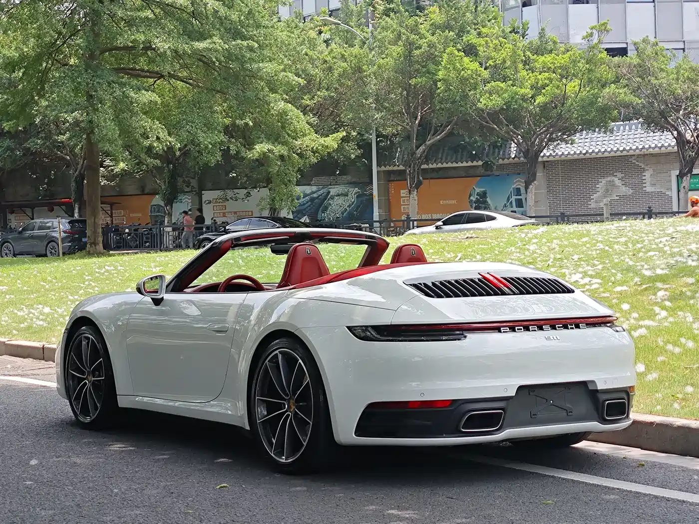 Porsche 911 2023 Carrera Cabriolet 3.0T фото 4