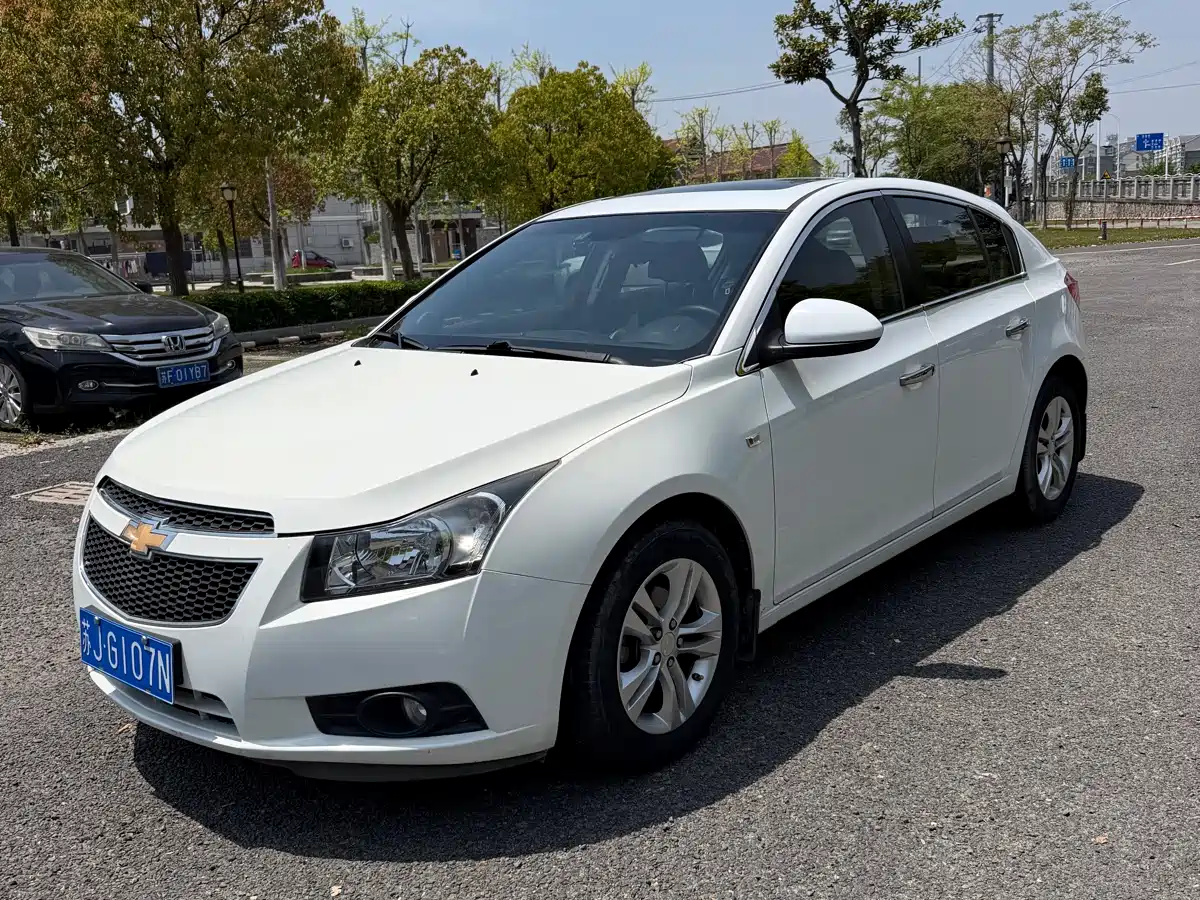Chevrolet Cruze 2013 Hatchback 1.6L Automatic Luxury