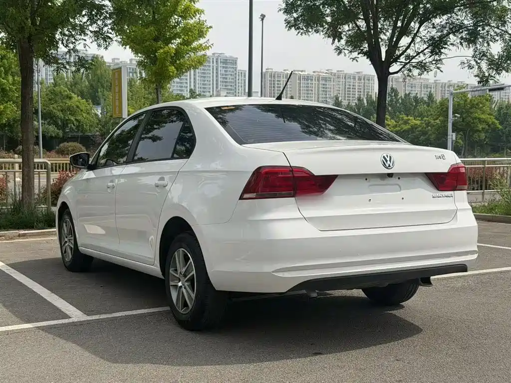 Volkswagen Santana 2016 1.4L Manual Trend Edition фото 23